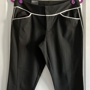 Black skinny leg regular fit size 8 pants